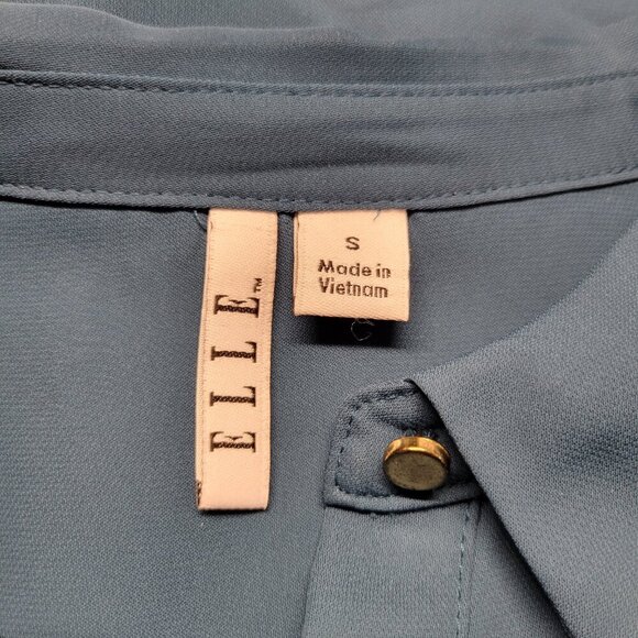 Elle Small Teal Longsleeve Scalloped Trim Dressy Hidden Button Up Blouse - Picture 9 of 11